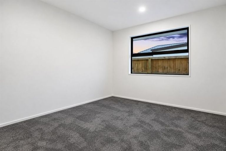 Photo of property in 21 Oakmill Drive, Casebrook, Christchurch, 8051