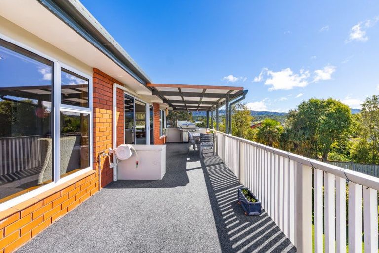 Photo of property in 5 Moana View Road, Waikawa, Picton, 7220