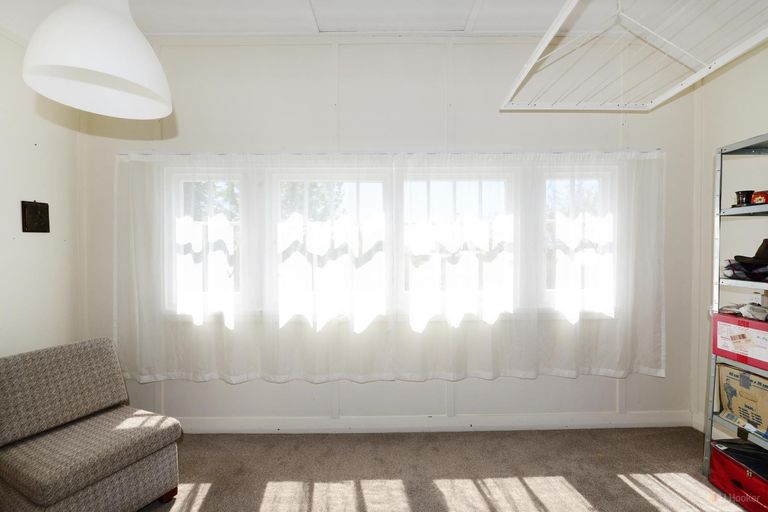 Photo of property in 17 Rhodes Street, Waimate, 7924