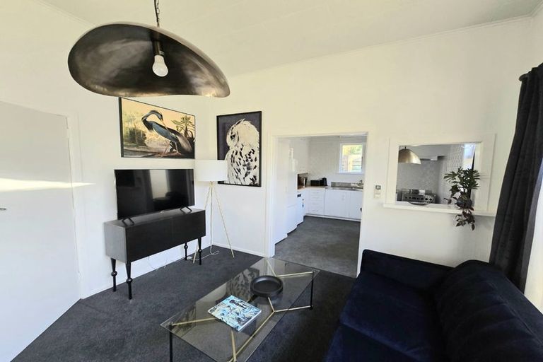 Photo of property in 35 Patanga Crescent, Thorndon, Wellington, 6011