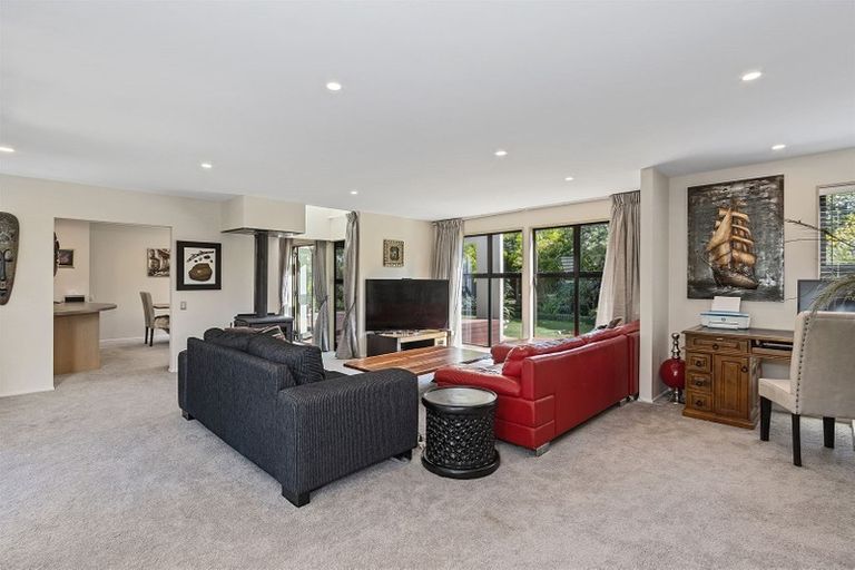 Photo of property in 14 Cam Place, Harewood, Christchurch, 8051