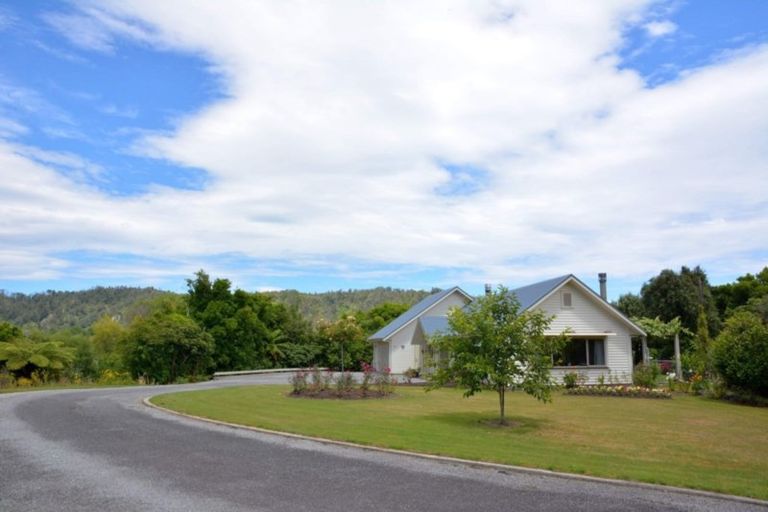 Photo of property in 264 Umere Road, Karamea, 7893