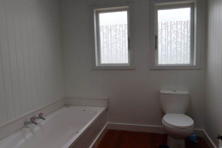 Photo of property in 22 Graham Street, Te Kopuru, 0391