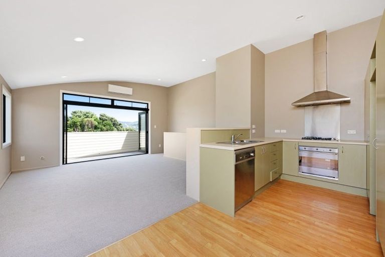 Photo of property in 19a Tio Tio Road, Miramar, Wellington, 6022