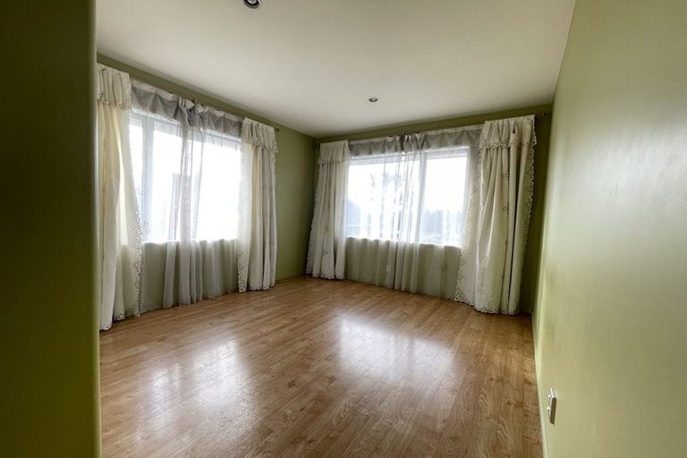 Photo of property in 207a Memorial Avenue, Burnside, Christchurch, 8053