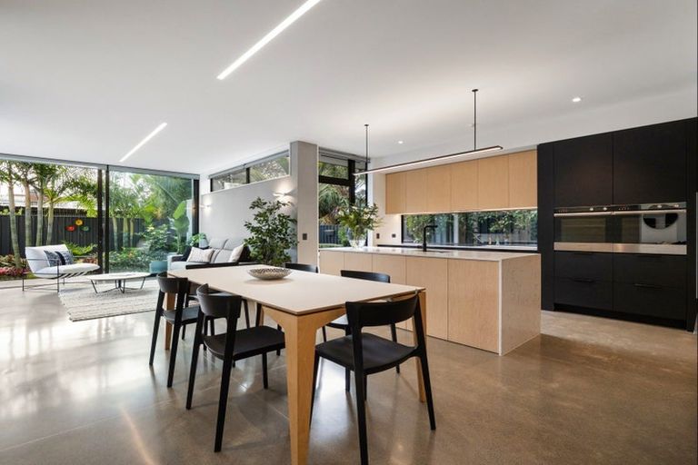 Photo of property in 35a Pitau Road, Mount Maunganui, 3116