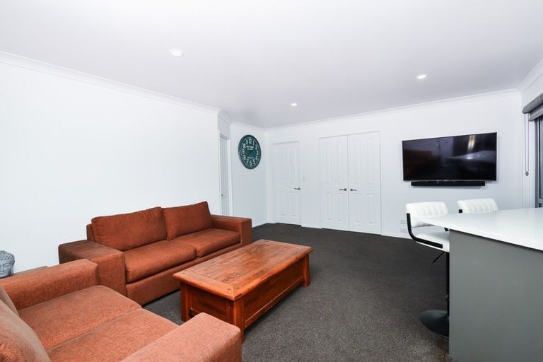 Photo of property in 5 Compton Grove, Huntington, Hamilton, 3210