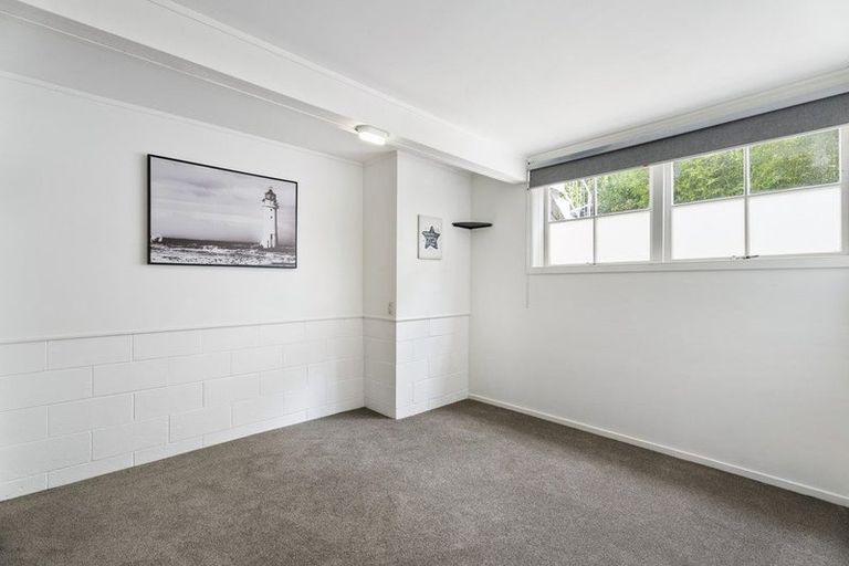 Photo of property in 30 Glencourt Place, Glenfield, Auckland, 0629
