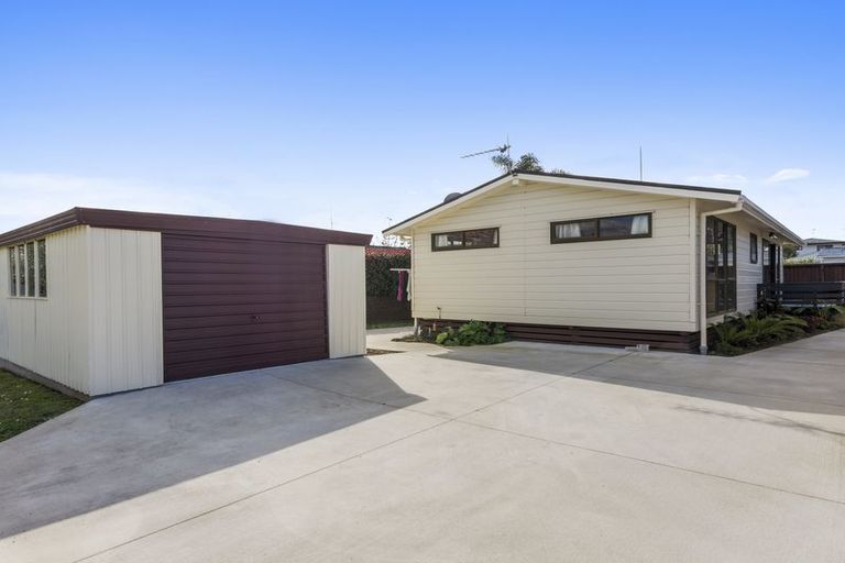 Photo of property in 393 Ngatai Road, Bellevue, Tauranga, 3110