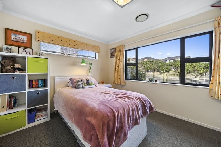 Photo of property in 10 Mervyn Kemp Drive, Tawa, Wellington, 5028