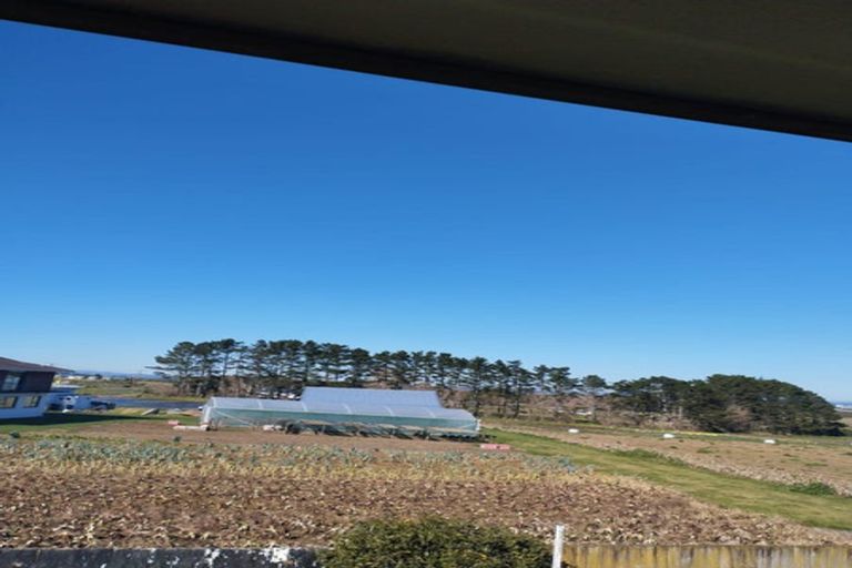 Photo of property in 28 Crossandra Drive, Mangere, Auckland, 2022