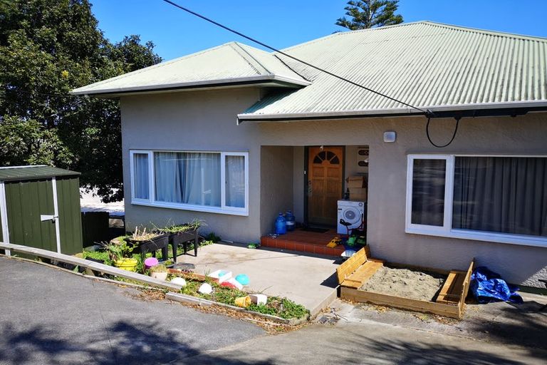 Photo of property in 43 Pleasant Road, Glen Eden, Auckland, 0602