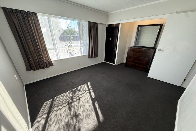 Photo of property in 1 Luxton Place, Rangiora, 7400