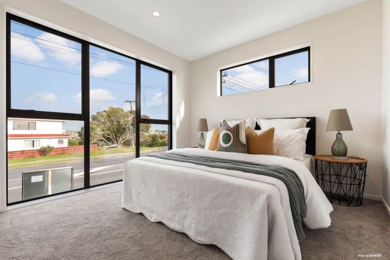 Photo of property in 2/145 Carlisle Road, Northcross, Auckland, 0632