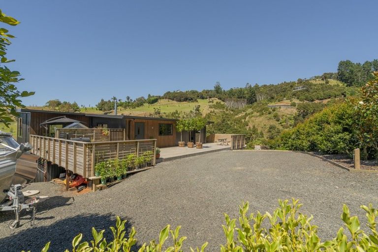 Photo of property in 40 Spikes Way, Whitianga, 3510