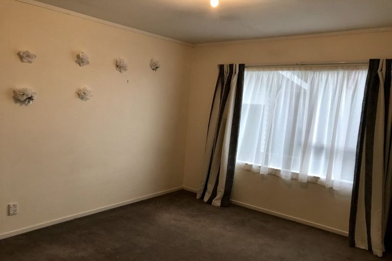 Photo of property in 125 Mark Avenue, Grenada Village, Wellington, 6037