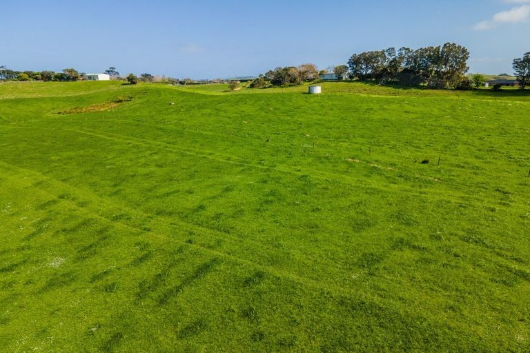 Photo of property in 1047 Awhitu Road, Pollok, 2683