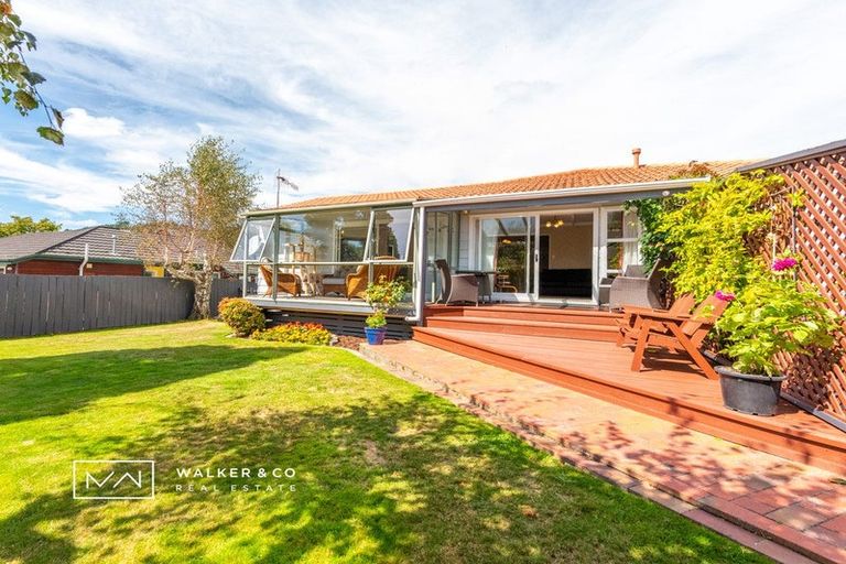 Photo of property in 16 Sunbrae Drive, Silverstream, Upper Hutt, 5019
