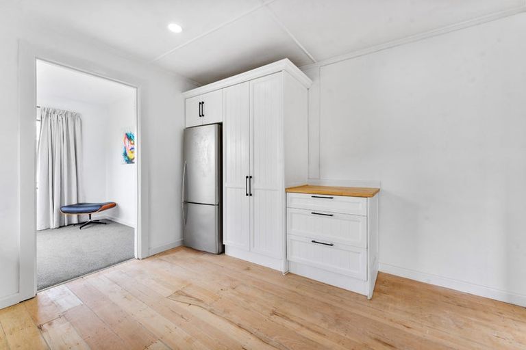 Photo of property in 4 Rere Place, Parakai, 0830