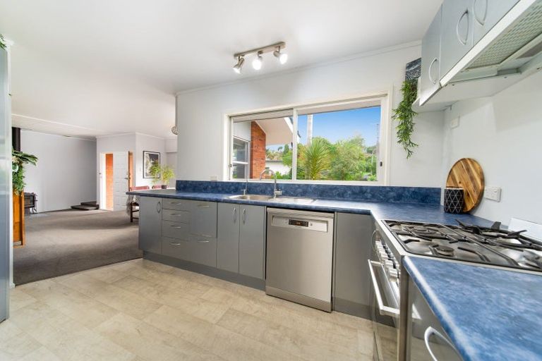 Photo of property in 16 Sierra Avenue, Te Kamo, Whangarei, 0112