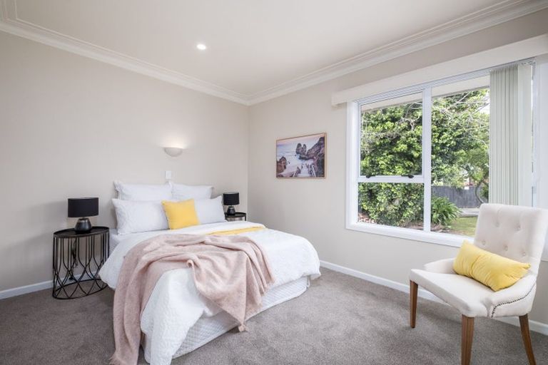 Photo of property in 32 Oakland Avenue, Papatoetoe, Auckland, 2025