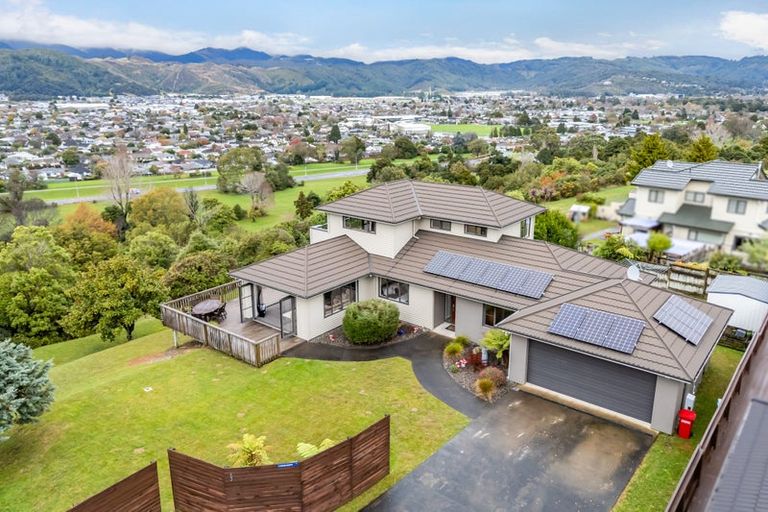 Photo of property in 9 Colin Guppy Crescent, Riverstone Terraces, Upper Hutt, 5018