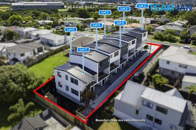 Photo of property in 8/18 Sylvan Crescent, Te Atatu South, Auckland, 0610