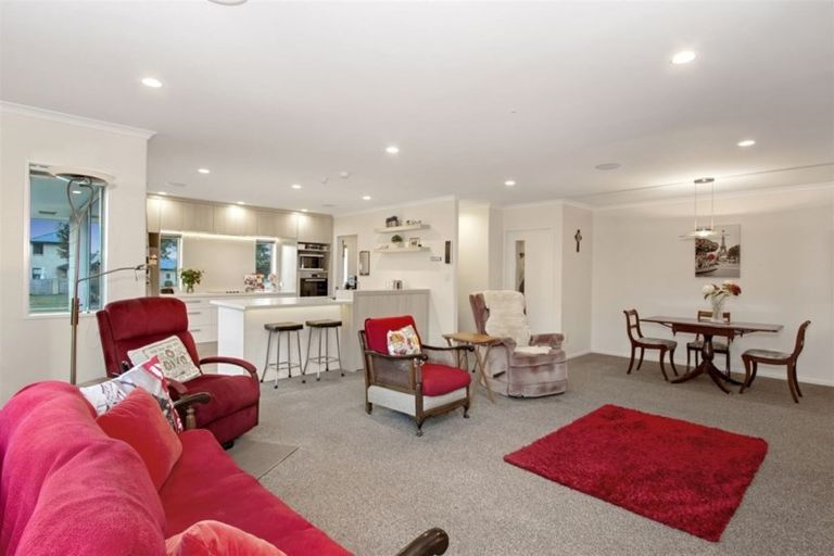 Photo of property in 55 Oakwood Drive, Rangiora, 7400