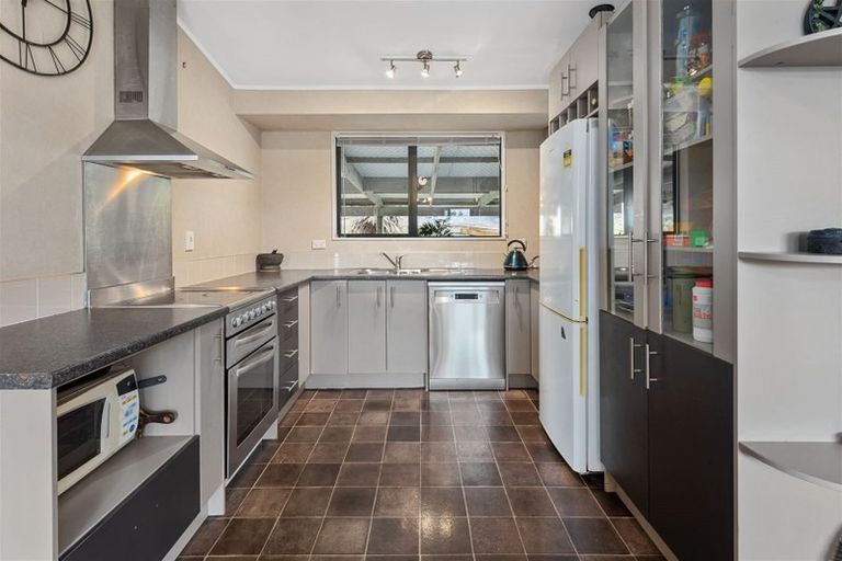 Photo of property in 34 View Road, Hikurangi, 0114