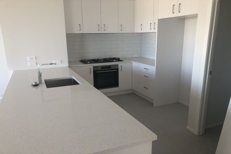 Photo of property in 9 Davey Crescent, Orewa, 0931