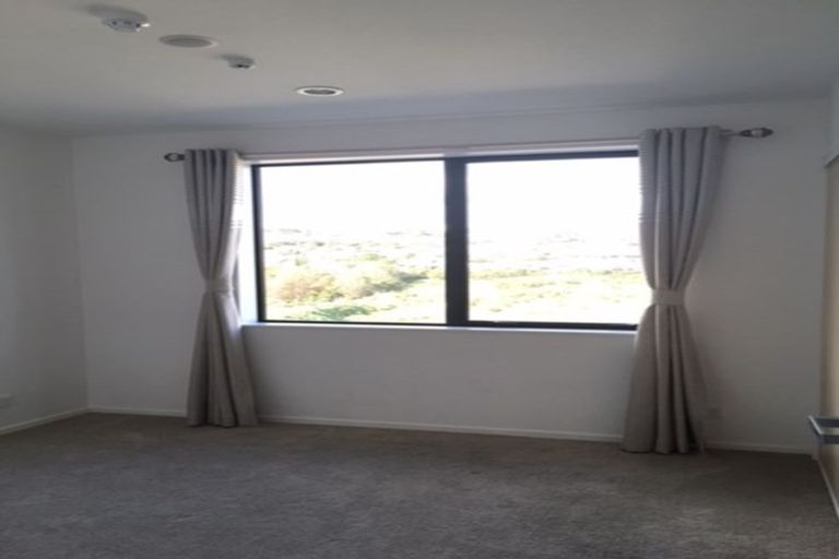 Photo of property in Apollo Apartments, 201/46 Rosedale Road, Rosedale, Auckland, 0632
