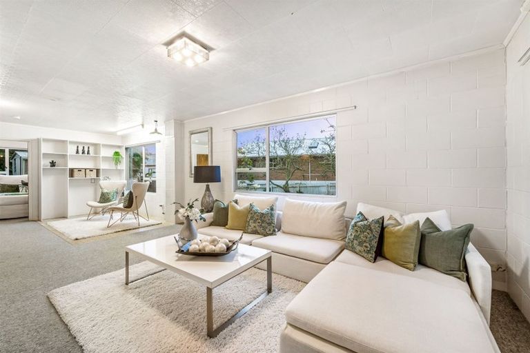 Photo of property in 55 Becroft Drive, Forrest Hill, Auckland, 0620