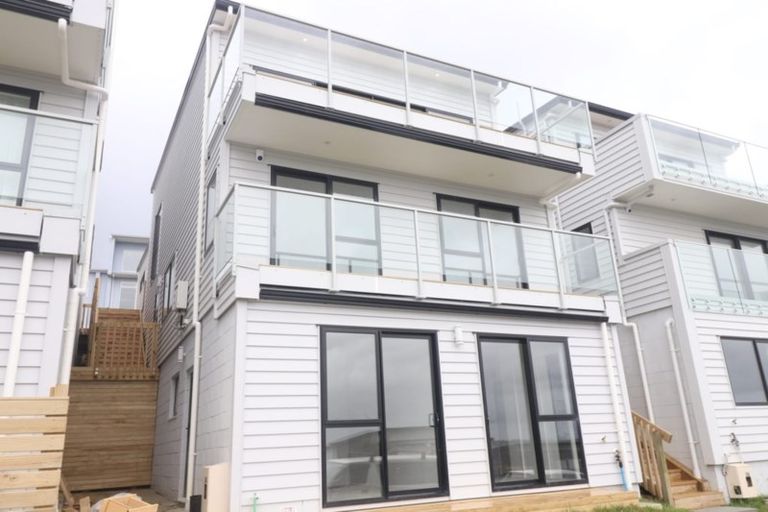 Photo of property in 40 Ascension Crescent, Orewa, 0931