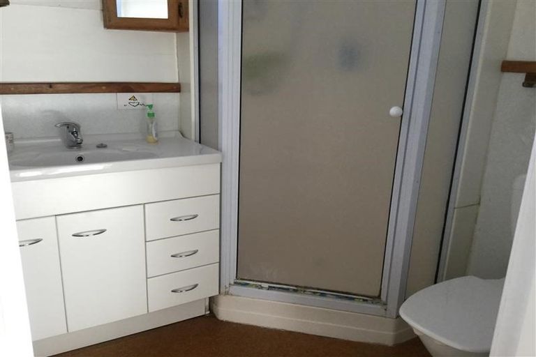 Photo of property in 37 Awanui Street, Merrilands, New Plymouth, 4312