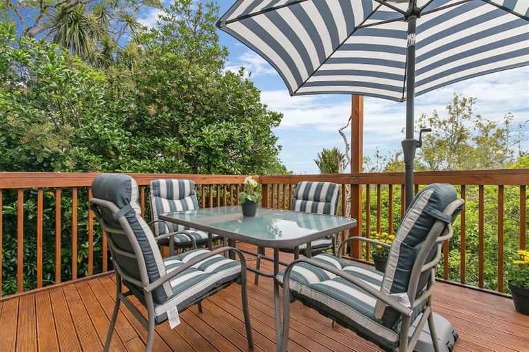Photo of property in 2/19 Pemberton Avenue, Bayview, Auckland, 0629