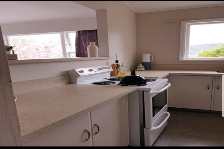 Photo of property in 30b Isabel Grove, Wainuiomata, Lower Hutt, 5014