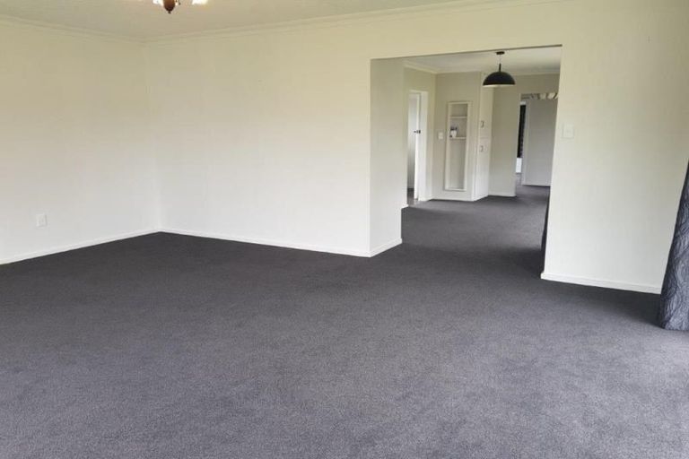 Photo of property in 1 Brookby Crescent, Avonhead, Christchurch, 8042