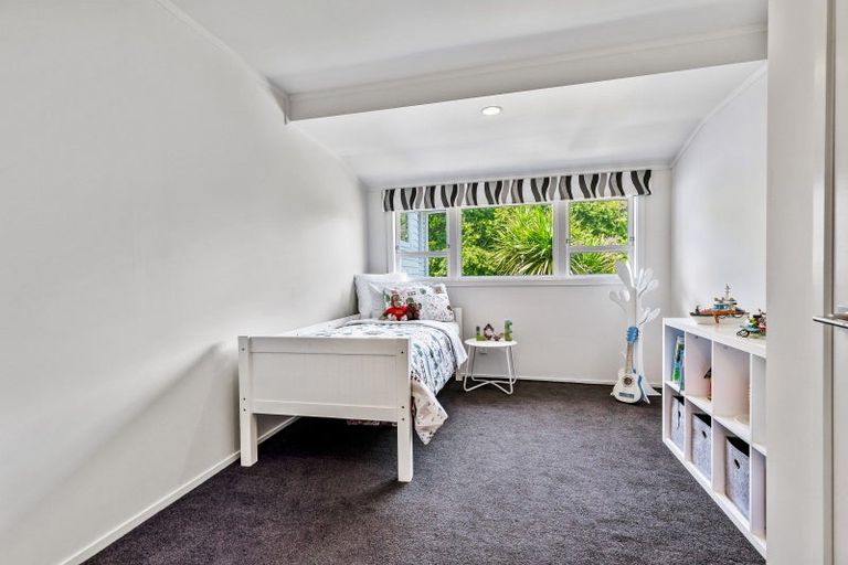 Photo of property in 10 Emily Lane, Greenhithe, Auckland, 0632