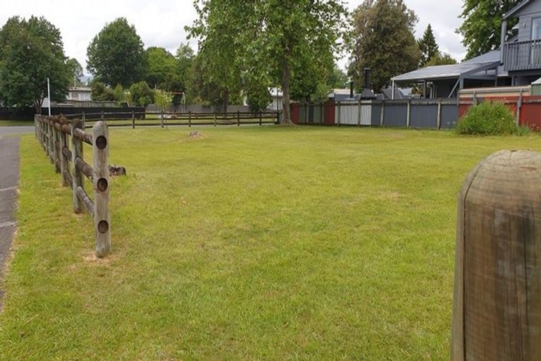 Photo of property in 1 Te Reiti Tamara Grove, Turangi, 3334