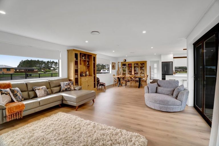 Photo of property in 26 Mercade Close, Stratford, 4332