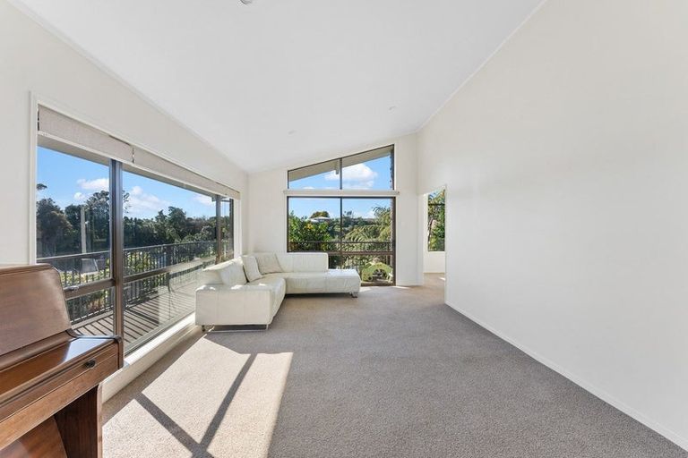 Photo of property in 21 Nevada Drive, Merrilands, New Plymouth, 4312