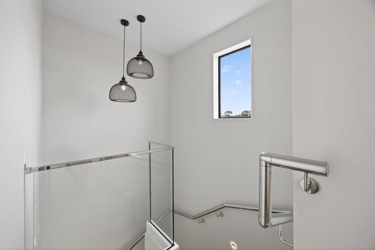 Photo of property in 27 Arahopu Place, Papakura, 2110