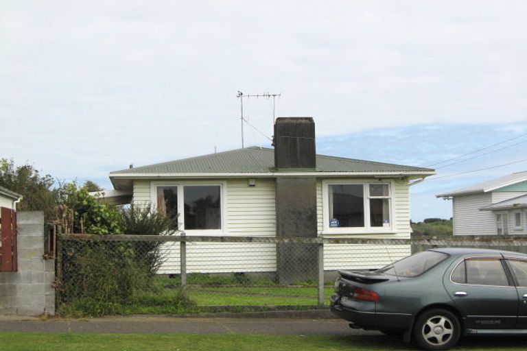 Photo of property in 57 Banks Street, Marfell, New Plymouth, 4310