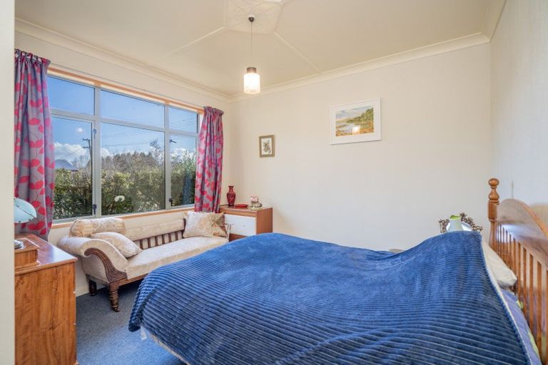 Photo of property in 52 Level Street, Dipton, 9791