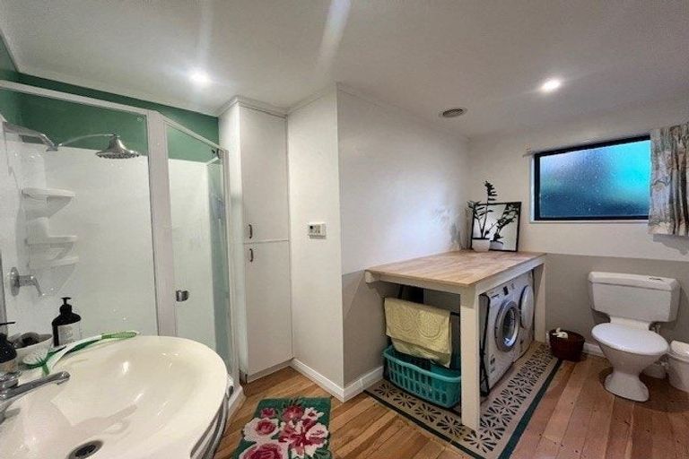 Photo of property in 16 Corlett Road, Plimmerton, Porirua, 5026