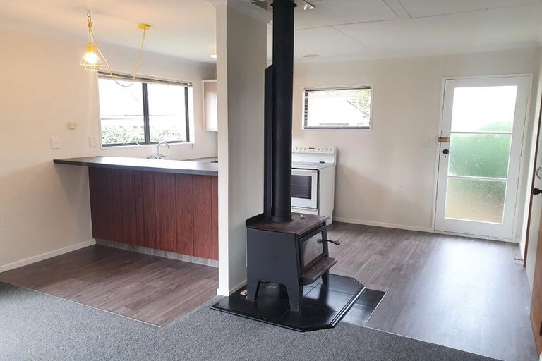 Photo of property in 77a Pahiatua Street, Hokowhitu, Palmerston North, 4410