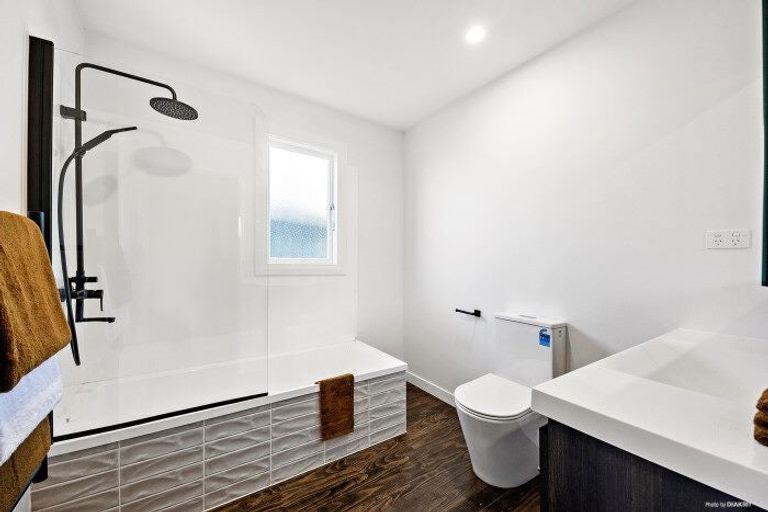 Photo of property in 56 Dale Crescent, Pakuranga, Auckland, 2010