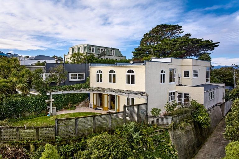 Photo of property in 20 Hadfield Terrace, Kelburn, Wellington, 6012