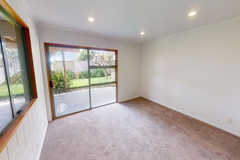 Photo of property in 34 Kilkenny Place, Fitzherbert, Palmerston North, 4410