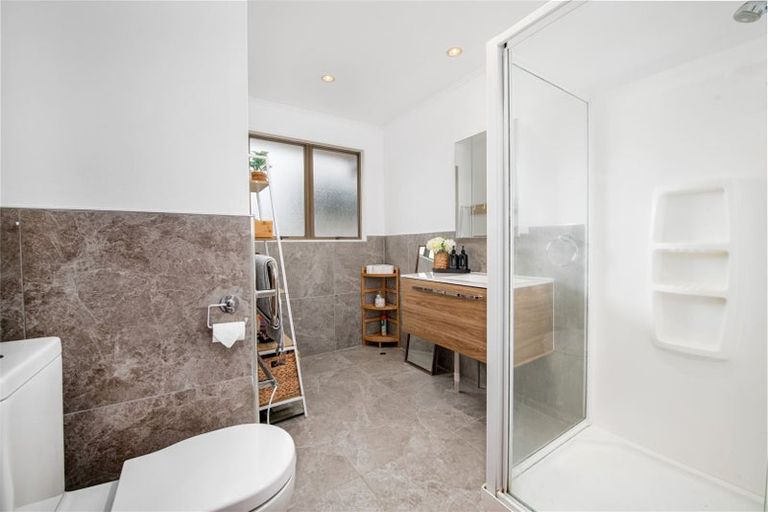 Photo of property in 8 Forest Hill Road, Henderson, Auckland, 0612